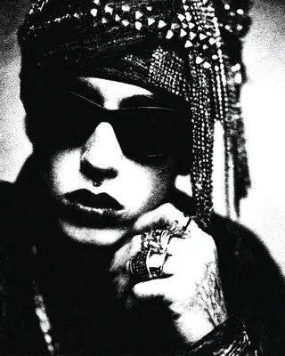Midjourney SREF 2562 Glam Rebel — sample image 3