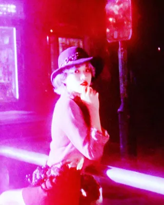 Midjourney SREF 2923 Neon Reverie — Cinematic & 3D Mysterious